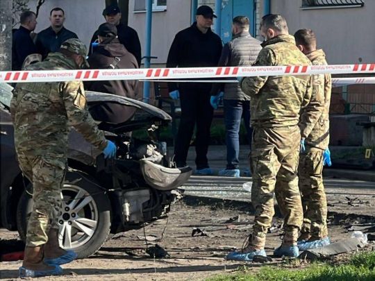 У Дніпрі вибухнув автомобіль із чиновником та його дружиною: не виключено теракт (фото)