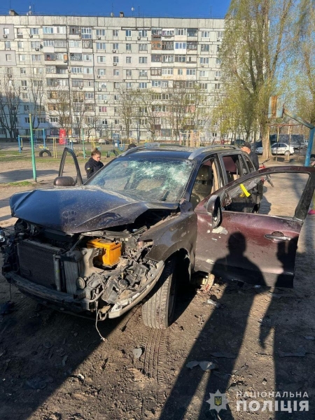 У Дніпрі вибухнув автомобіль із чиновником та його дружиною: не виключено теракт (фото)
