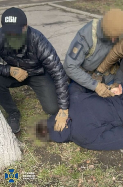 «Зливав» ворогу локації ЗСУ: на Сумщині затримали заступника директора навчального закладу
