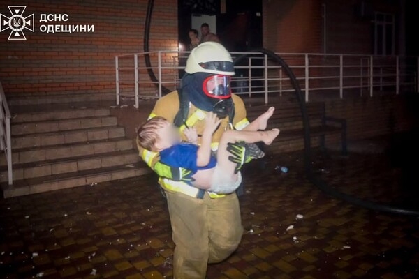 Ночной обстрел Одессы: погибли супруги, среди пострадавших дети