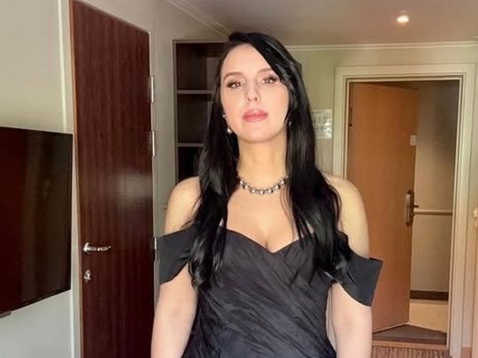 Дуже схудла: відома співачка вразила зміною