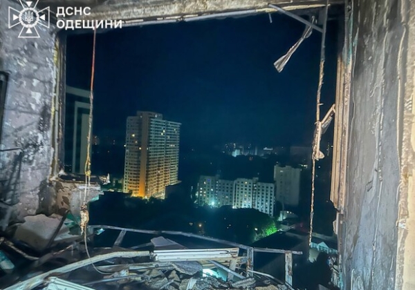 Массированная атака дронов по Одессе: один погибший, 14 раненых