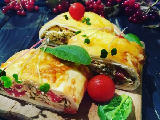 Курячо-овочевий пиріг: такий соковитий, що аж тане у роті