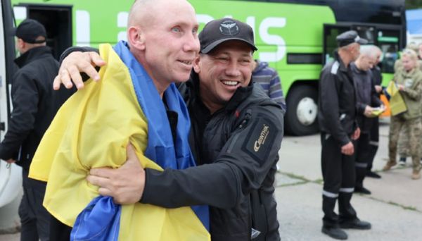 Перебували у російській неволі понад два роки: в Україну повернулася чергова група поранених захисників