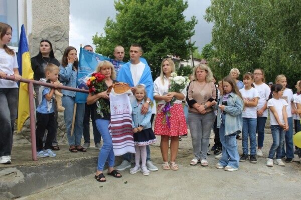 Был в плену более трех лет: в Одесскую область вернулся защитник Украины