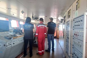 Захват судна "Сапфир" в Одесской области: командиров российских кораблей подозревают в военных преступлениях
