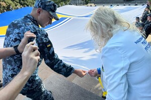 День ВМС Украины: на Потемкинской лестнице в Одессе установили национальный рекорд