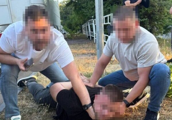 Поездки во время комендантского часа: в Одессе полицейский требовал взятки у таксистов
