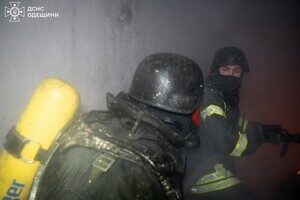 Пожар в доме и повреждение лицея: последствия вечернего обстрела Одессы
