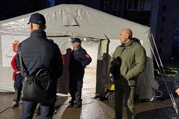 В квартирах заблокировало людей, есть пострадавшие: последствия ночной атаки БпЛА на Одессу (обновлено)
