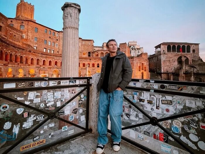 Було потужно: відомий співак вразив світлинами