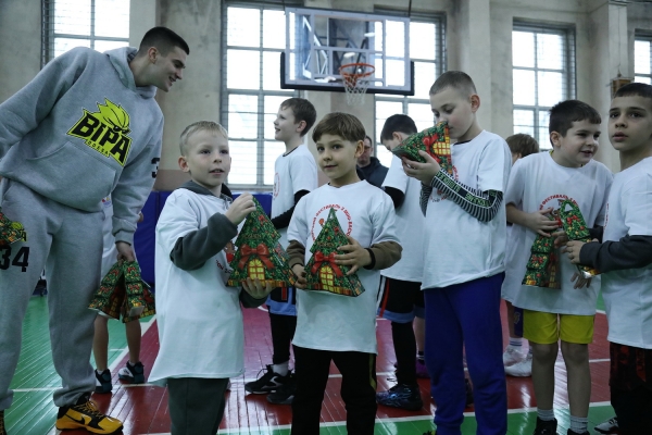 В СДЮСШОР імені Літвака відбулося велике спортивне свято для дітей