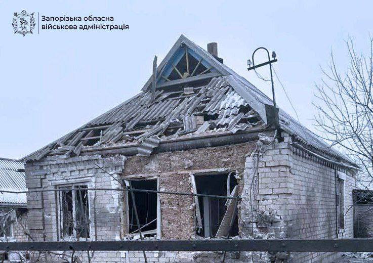 Росіяни атакували Запоріжжя та&nbsp;Дніпропетровщину: горять будинки, багато поранених (фото, відео)
