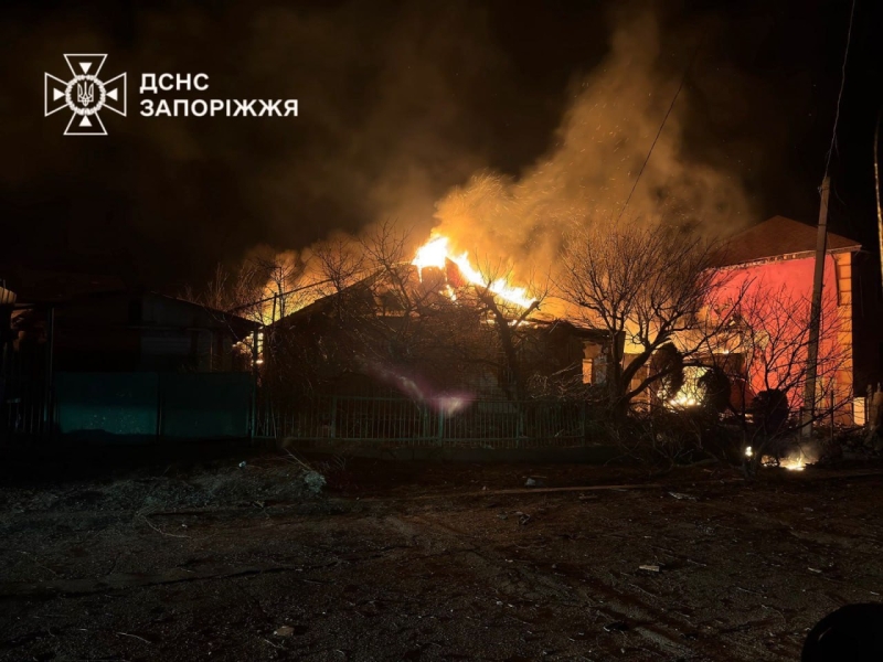 Вночі ворог масовано атакував безпілотниками Запоріжжя: у&nbsp;місті пожежі, є&nbsp;постраждалі (фото, відео)