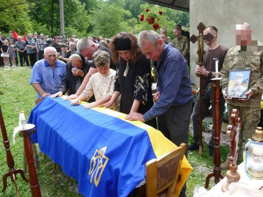 Жили з&nbsp;дружиною у&nbsp;любові та&nbsp;злагоді: після півтора року надій &laquo;на&nbsp;щиті&raquo; повернувся воїн з&nbsp;Прикарпаття
