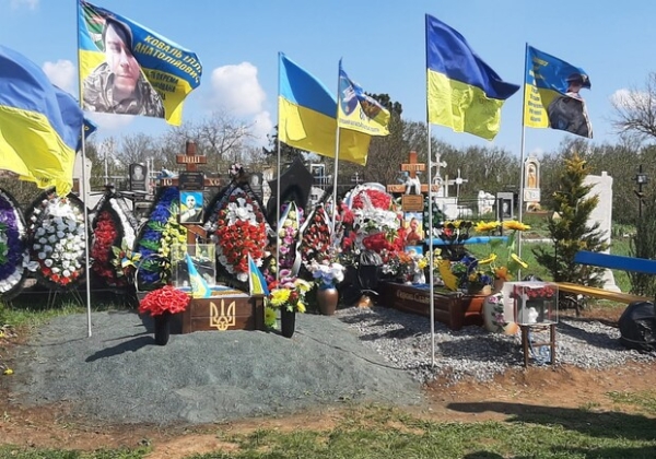 Чествование памяти защитников Украины: под Одессой открыли Аллею Героев