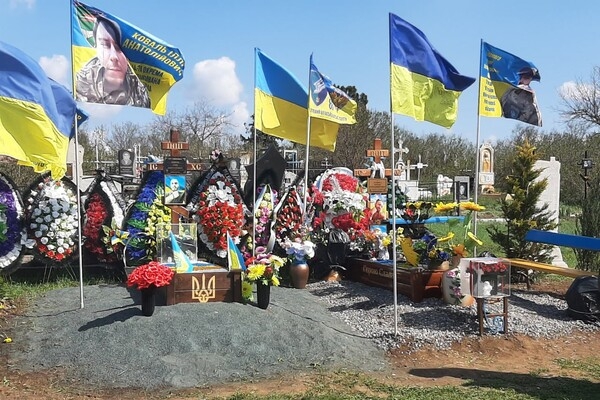 Чествование памяти защитников Украины: под Одессой открыли Аллею Героев