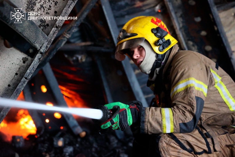 Росіяни «денацифікували» ракетою склад із памперсами у Дніпрі (фото, відео)